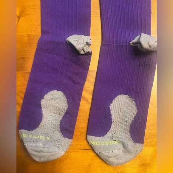 Pro Compression Socks - Picture 2 of 4